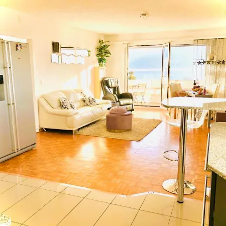 Spacious Amazing View 35 Apartman *